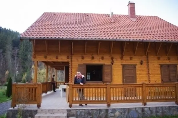 Nagy Libán gerendafalas családi ház