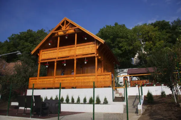 Casă familială din grinzi de lemn, Vásárhely (Târgu Mureș)